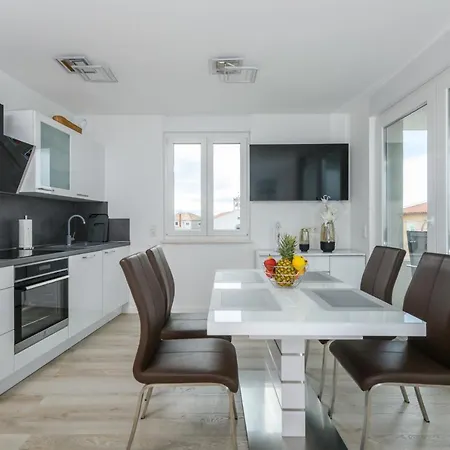 Ma Luxury - Pula Istria * بريمونتيرا