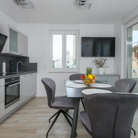 Ma Luxury - Pula Istria * بريمونتيرا